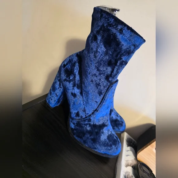 Steve Madden Velvet Ankle Boots - Picture 2 of 5